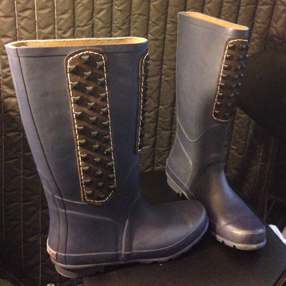 COPY - 💥LOWEST💥 BCBG MAXAZARIA RAINBOOTS sz 10